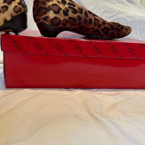 GUESS Leopard Print Flats - Picture 3 of 8